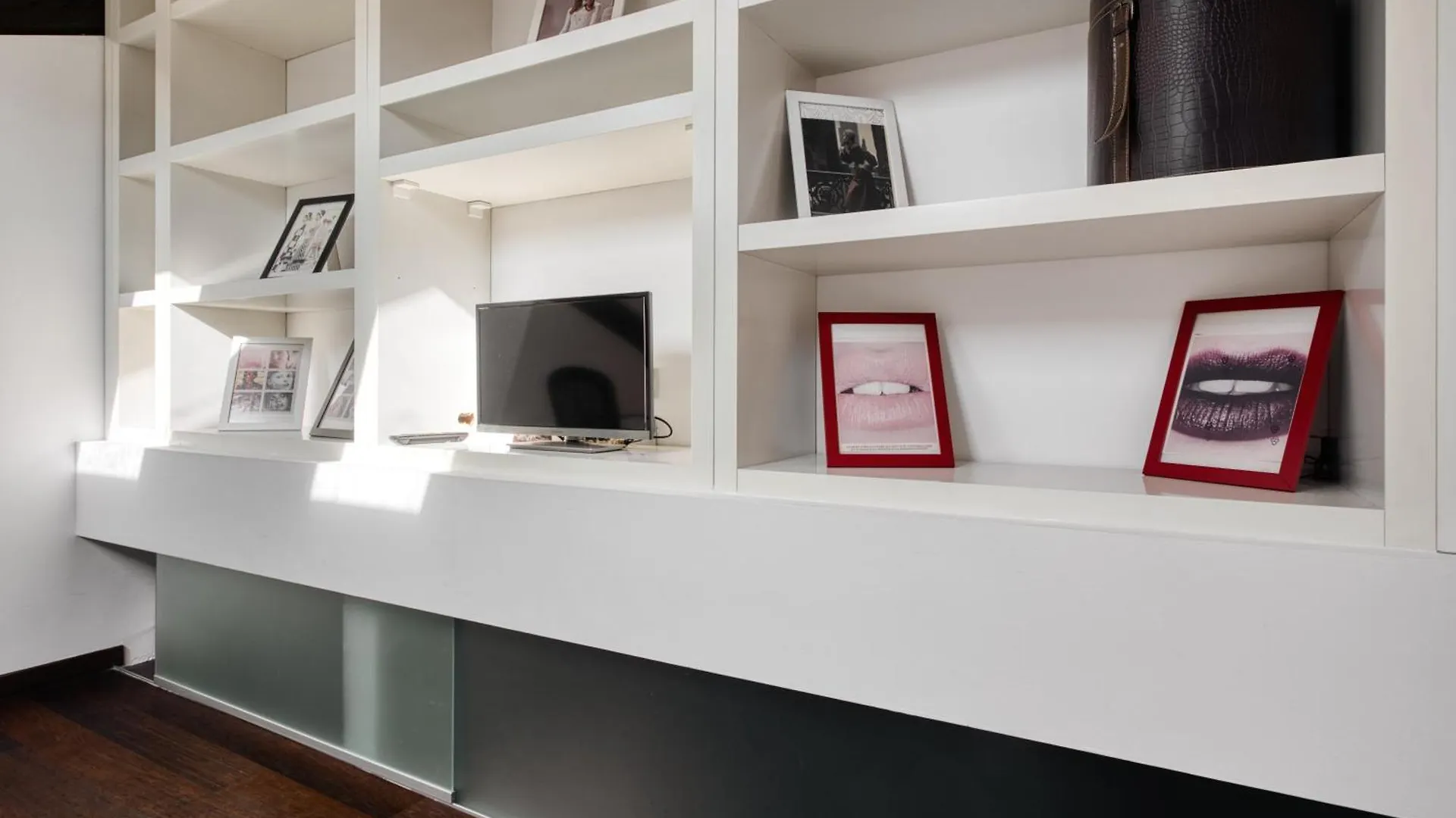 Stylish Top-Floor Apt; Milano Design Disctrict 0*, Μιλάνο Ιταλία